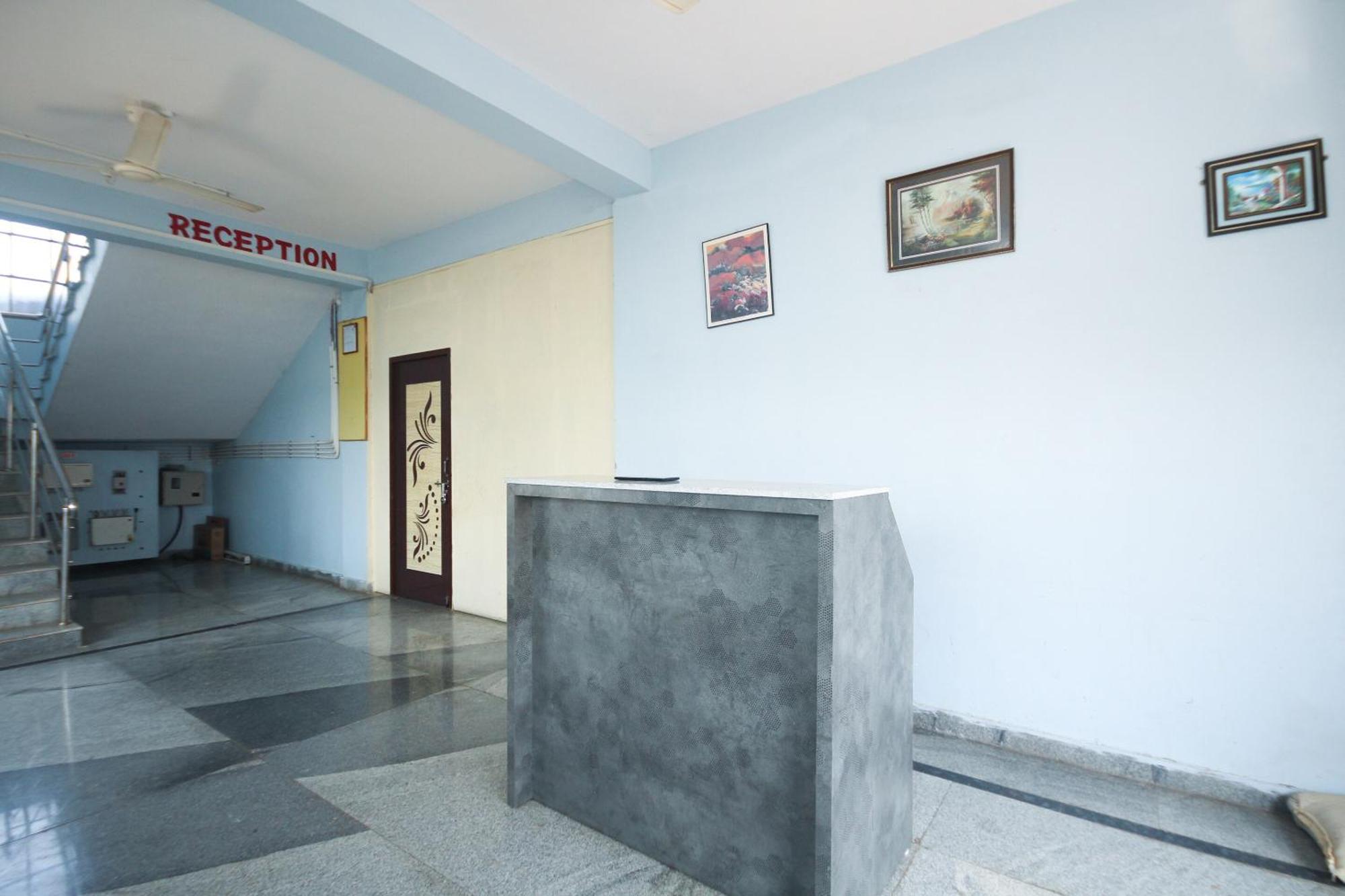 Spot On 39385 Venkatesh Palace Farhatabad Luaran gambar